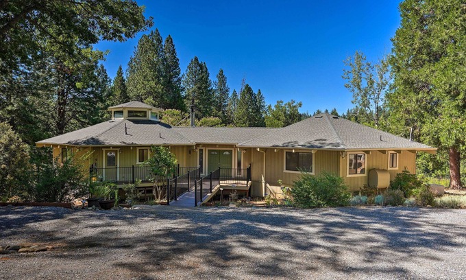 Apple Hill Casa | Deck & Grill: Camino Home in Wine Country!