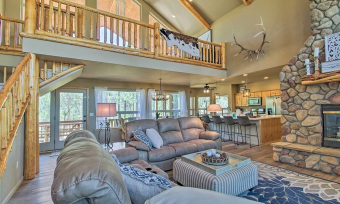 Sierra Pines Cabina | Deck, Grill & Fire Pit: Spacious Show Low Hideaway