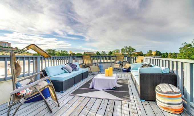 Paradise Hills Civic Casa | Deck, Putting Green & Views: Albuquerque Oasis