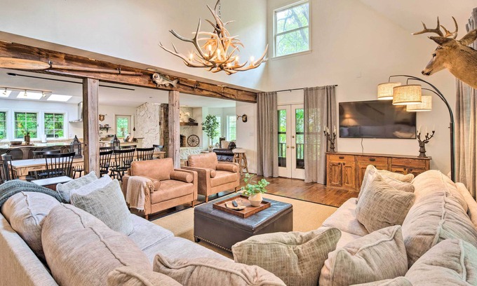 Chimney Rock Casa | Deck w/ Fireplace: Pet-Friendly Lake Lure Retreat