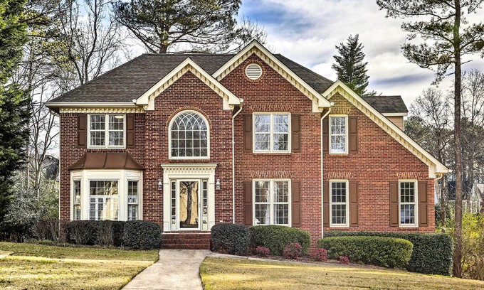 Lawrenceville Casa | Expansive Lawrenceville Home w/ Private Backyard!