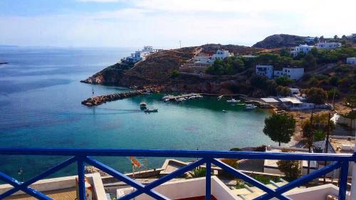 Vari Apartamento | Deck1Syros Premium Apartments