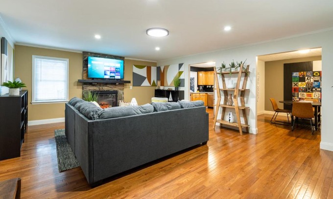 Woodstock Casa | Decked Out 3BR Near Atlanta National Golf Club
