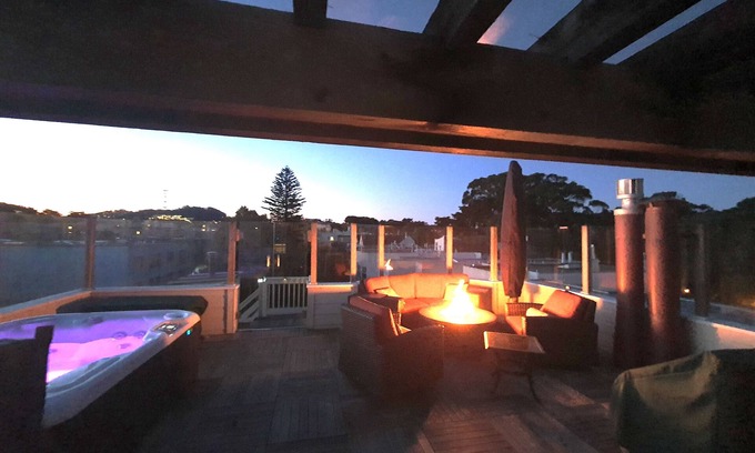Lake Street Apartamento | Decks, Views, Large 4 BR. SF's coolest¹ neighborhood, and family-friendly!