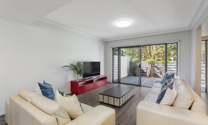 Dee Why Casa | Dee Why - DY008 - Clyde Rd - Renovated 3BR Townhouse with Courtyards Double Garage Near Dee Why Beach