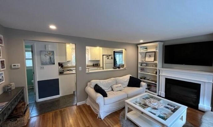 Harwich Casa | Deeded access to Long Pond! Dog friendly!