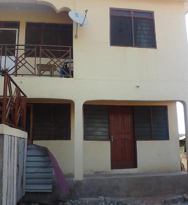 Accra Apartamento | DeeKay's Villa