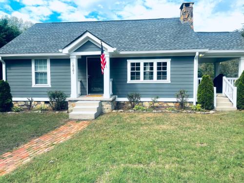 Lookout Mountain Casa | Deep Soak Tub, Waterfall Shower, Near Rock City!
