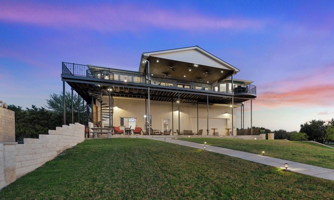 Highland Lake Estates Casa | Deep Waterfront~Boat Dock~Game Cave/Bar~Pavilion~Balcony, sleeps 15