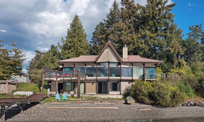 Friday Harbor Casa | Muelle de aguas profundas! ¡HOGAR DE TRES DORMITORIOS EN LA HERMOSA MITCHELL BAY! (HV)