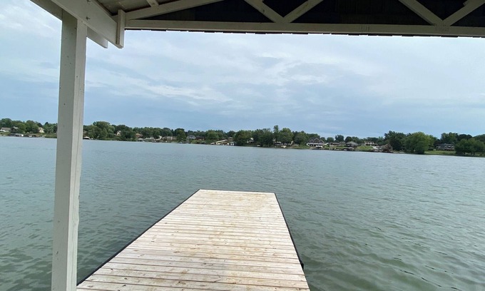 Jamestown Casa | Deer Brook Lake House