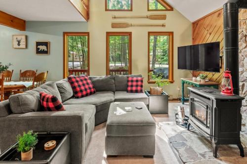Albrightsville Casa | Deer Hollow by AvantStay Big Yard Lake Access
