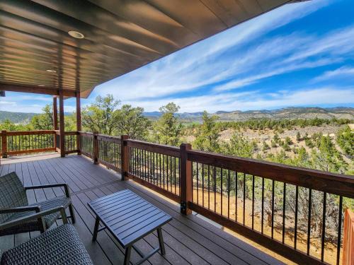 Orderville Casa | Deer Ridge Casita: Private Retreat Hot Tub & Views