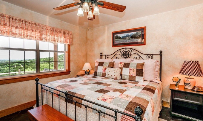 Fredericksburg Casa | Deer Ridge Cottage | Se aceptan mascotas propiedad de campo
