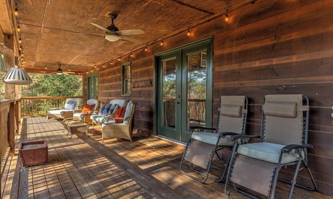East Ellijay Cabina | Deer Ridge - Pet Friendly | Hot Tub | Pool Table