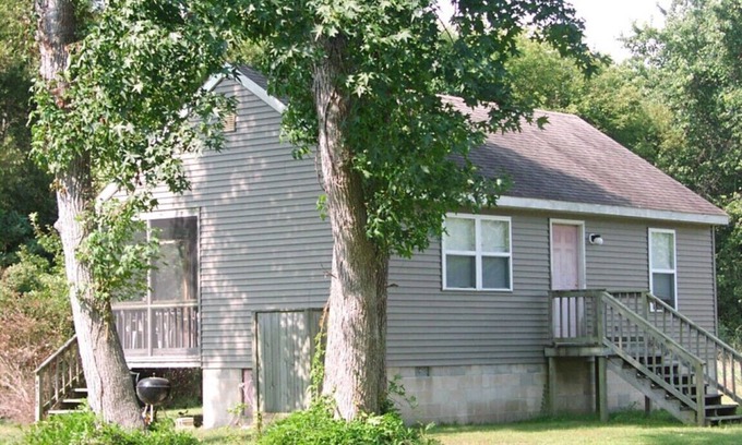 Chincoteague Cabaña | Deer Track-Close to town-Firepit!