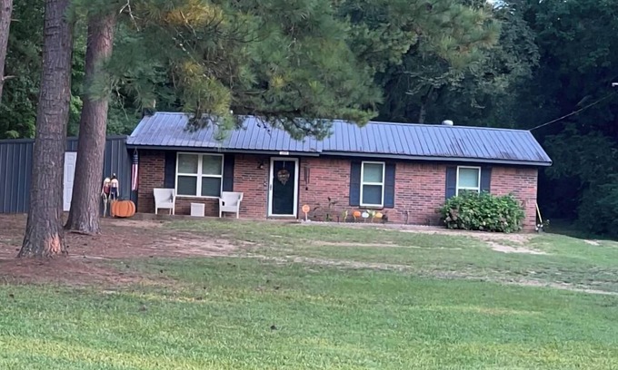 Antlers Casa | Deer Trail Rental. Secluded, peaceful and cozy 3 bedroom home in Antlers, Ok.