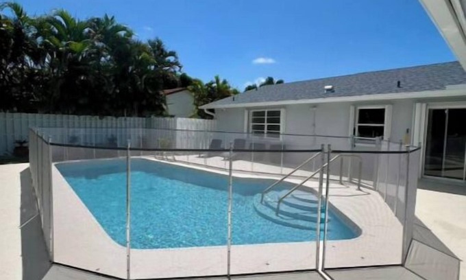 Survey Creek Casa | Deerfield Bliss: Pool, Lakefront