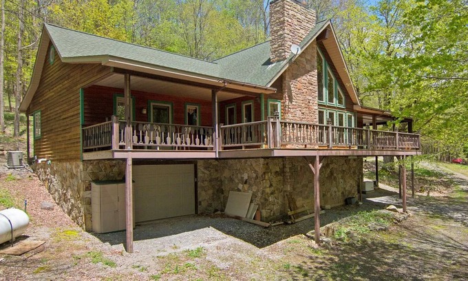Mingo Cabina | DeerLite HotTub W/D Loft 15min to Ski Near Greenbrier & Elk River