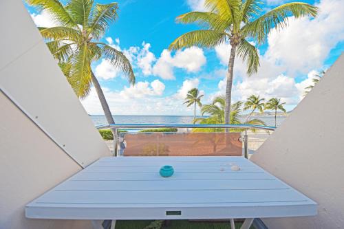 Nettle Bay Apartamento | Deja Blue - Comfortable Beachfront condo
