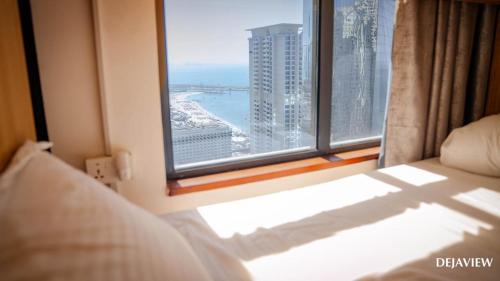Dubai Marina Hotel | DejaView JBR- Mixed Dorms- Sleep with a view