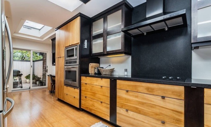 Del Mar Heights Casa | Del Mar Townhome with Ocean Views and Amenities!