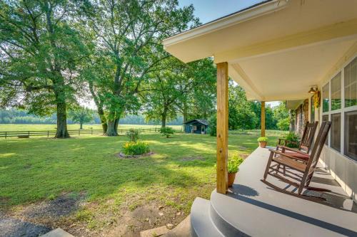 Centerville Casa | Delaware Vacation Rental Walk to Lake Dardanelle!