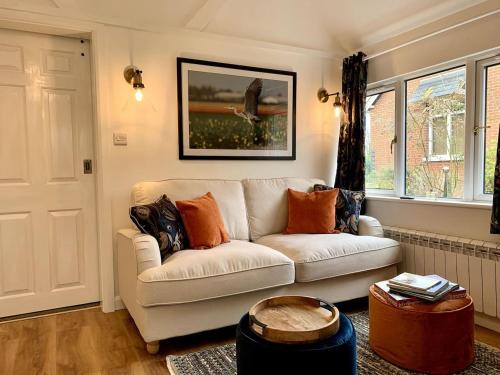 Halvergate Casa | Delightful 1 bed, 1 bath Norfolk Broads Guesthouse