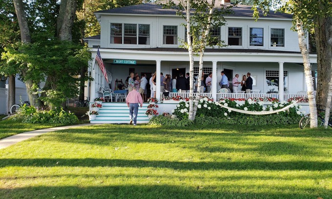 Harbor Springs Cabaña | Delightful 11-bedroom cottage on the water in Harbor Springs....