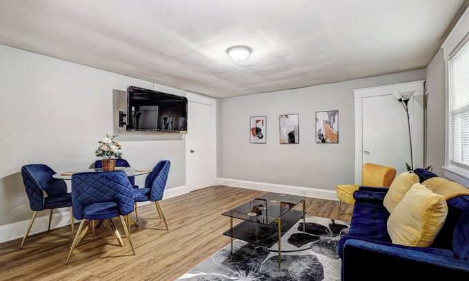 Woodlawn Casa | Delightful 2-bedroom unit with WiFi in Catonsville