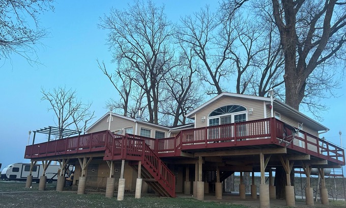 Gulf Port Cabina | Delightful 3-bedroom cabin with AC in Carman