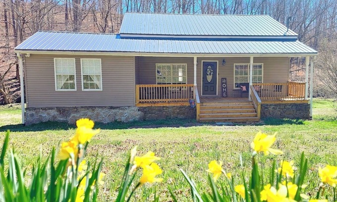 Santa Fe Casa | Delightful 3 bedroom farmhouse in the beautiful Santa Fe countryside!