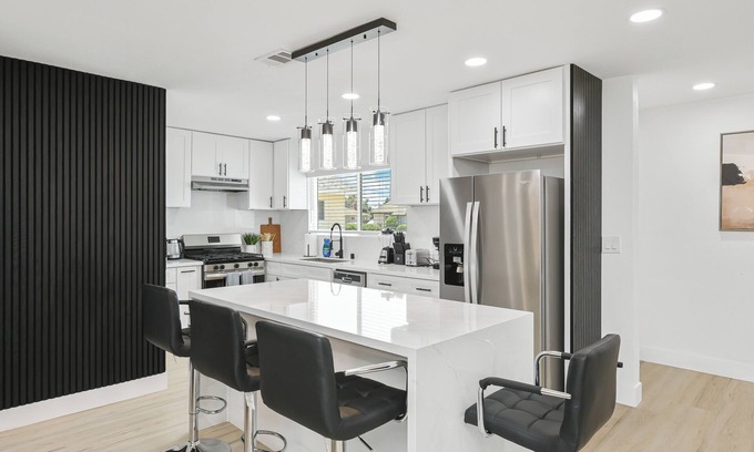 Garden Grove Casa | Delightful 4-bedroom house with AC in Garden Grove
