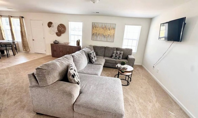 Greensboro Casa | Delightful 4-bedroom house near NC A&T