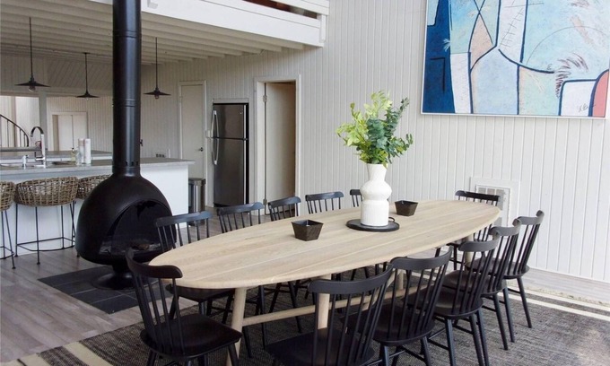 East Quogue Casa | Delightful 8-bedroom house with bedroom AC Directly on the Beach