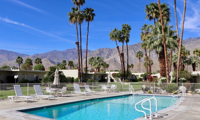 Araby Commons Condominio | Delightful and sophisticated condo with shared tennis, outdoor pool, & spa