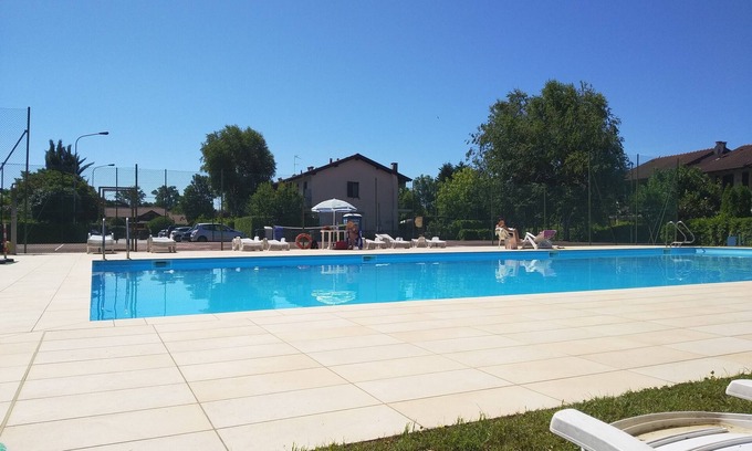 Monvalle Apartamento | Delightful apartment with swimming pool a few steps from the lake