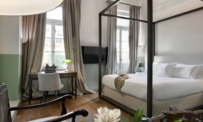 Monastiraki Villa | Delightful Athens Apartment | 1 Bedroom Suite | Apartment Elexsion | Furnished Balcony with City View | Athinaidos