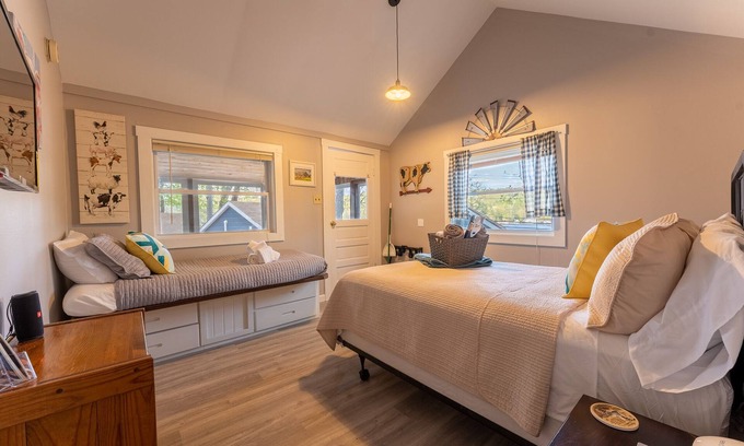 Alton Bay Cabina | Delightful cabin lake views & access now featuring AC Wi-FI and TV sleeps 3