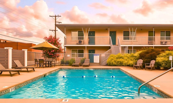 Melrose Apartamento | Delightful Charmer - Pool Access
