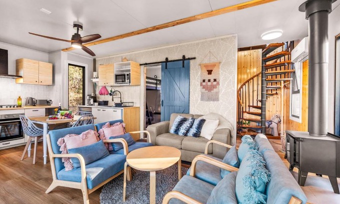 Hartley Casa | Delightful Container House with Views