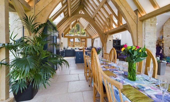 Stroud Cabaña | Delightful Cotswold cottage in gorgeous village with superb panoramic views