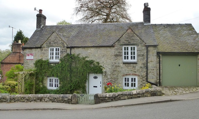 Fenny Bentley Cabaña | Encantadora casa de campo independiente de piedra en Fenny Bentley, Peak District, Derbyshire