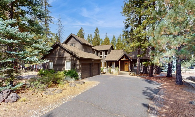 Deer Park Casa | Delightful dog-friendly home w/private hot tub, fireplace, shared pool & tennis