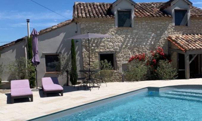 Villeneuve-de-Duras Otro | Delightful stone farmhouse in vineyard with private pool and 3 en suite bedrooms