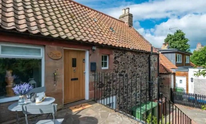 Cockburnspath Cabaña | Delightful Garden Upper Cottage in Oldhamstocks