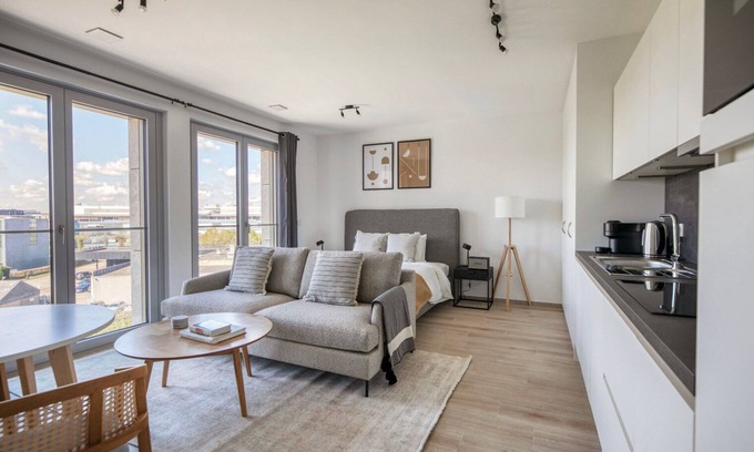 Gasperich Apartamento | Delightful Gasperich Studio w/ Elevator & Balcony, nr Bus, by Blueground