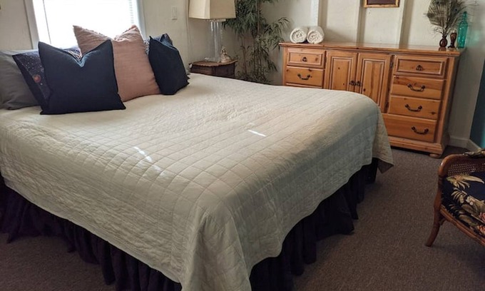 Stuart Casa | Delightful Getaway in Manatees Pocket