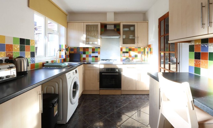 Ipswich Casa | Delightful Ipswich 4-bed Catering Parking WiFi Garden