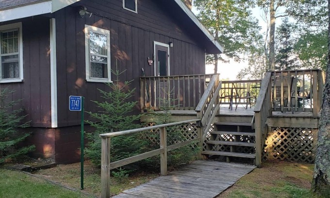 St Germain Casa | Delightful lakeside cottage on Little Saint Germain with private dock and sandy